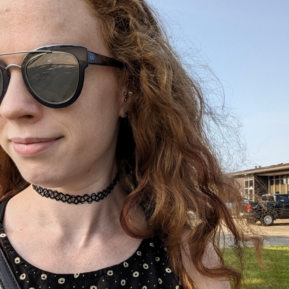 Meet Your Posher - Picture 1 of 2